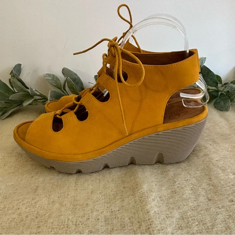 Clarks Artisan Clarene Grace lace up wedge heel in yellow women size 10 - Picture 4 of 10